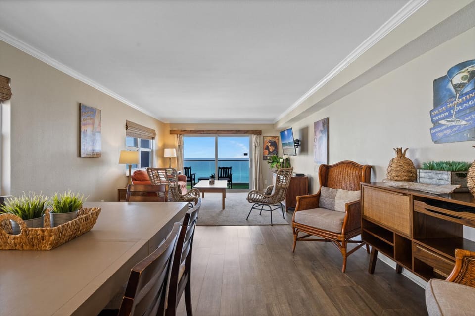 Regency Towers Unit 701W House in Pensacola Beach
