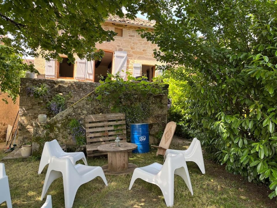 Deconnected village house House in Occitanie