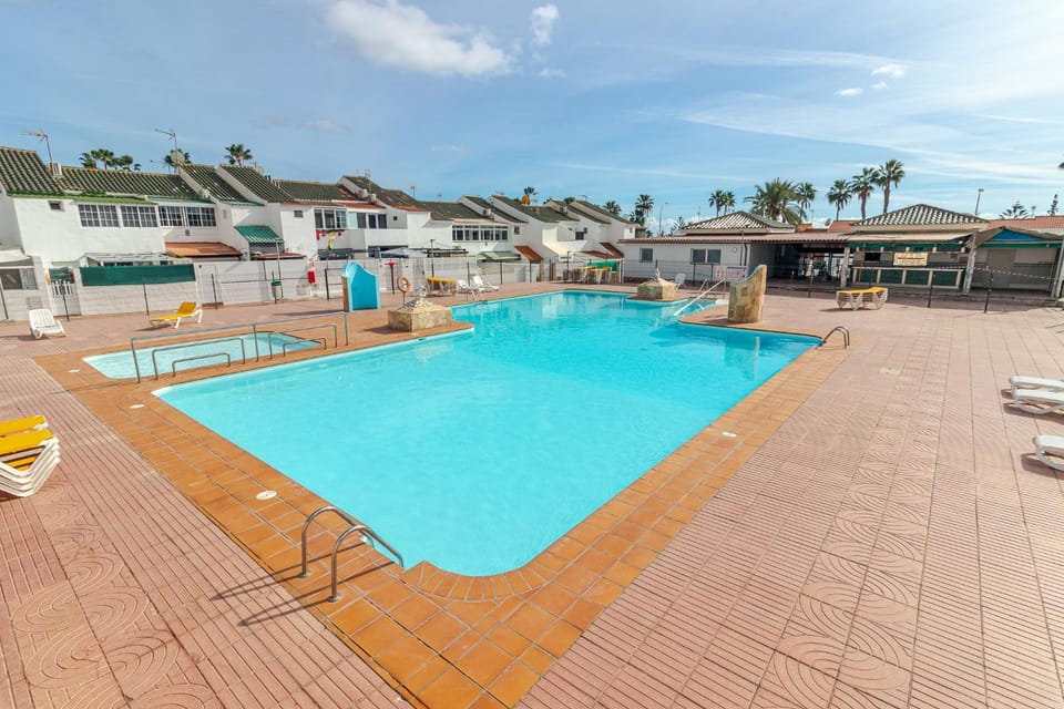 Sonneland Large & Private Terrace Apartment in Maspalomas