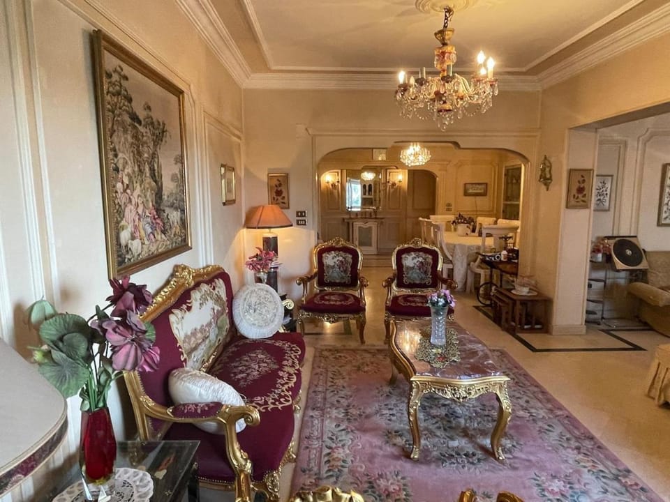 Living room, Seating area