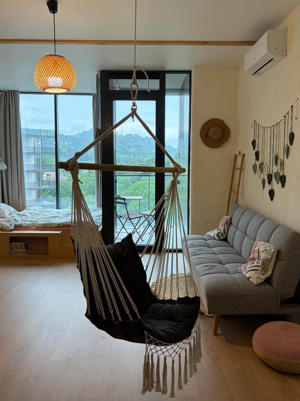 Living room, Photo of the whole room, Seating area, air conditioner
