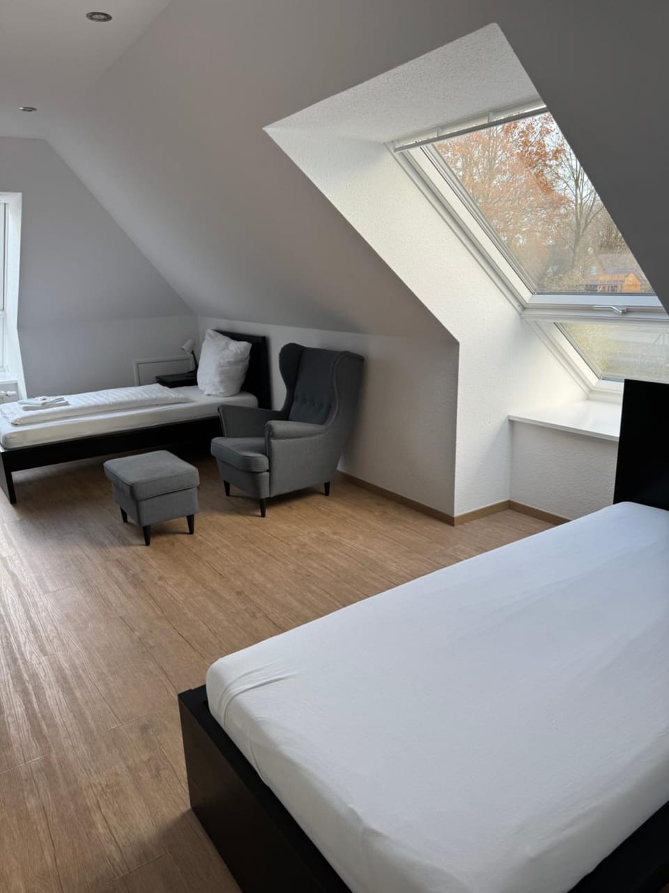 Photo of the whole room, Seating area, Bedroom