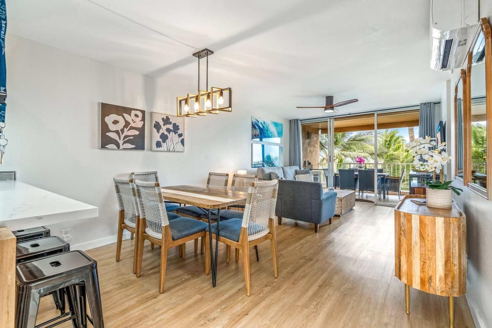 Oceanfront Modern & Elegant Vistas Apartment in Kihei