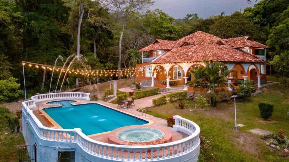 Finca Villa Salma - AC, Piscina, 21 Personas House in Antioquia