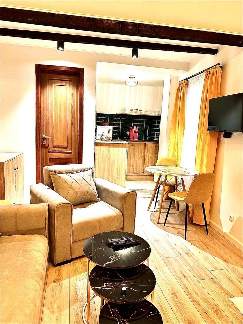 TV and multimedia, Kitchen or kitchenette, Dining area