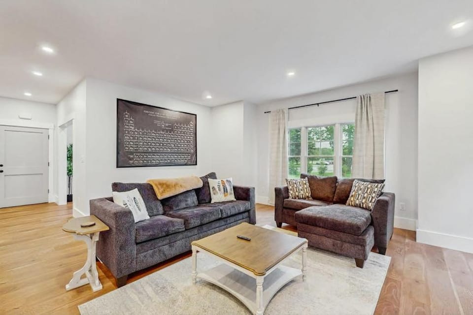 Heritage Escape House in Mashpee