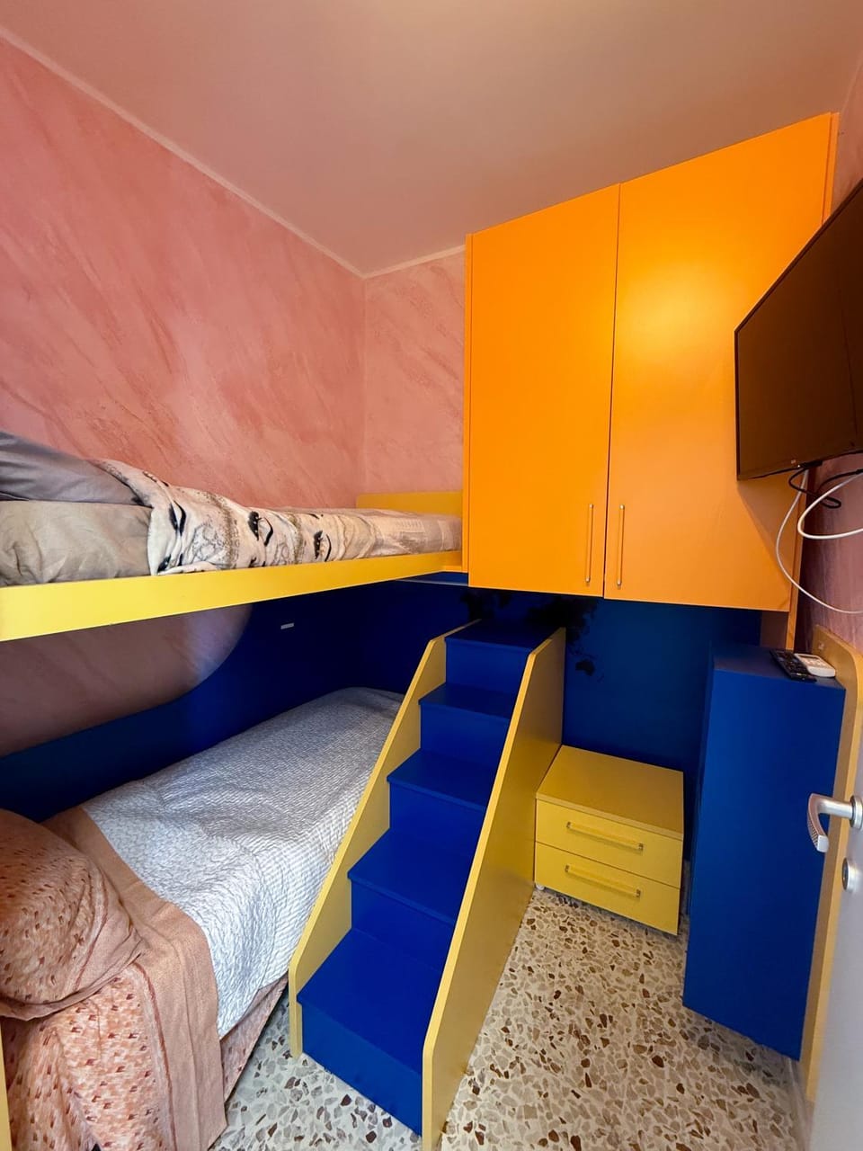 TV and multimedia, bunk bed
