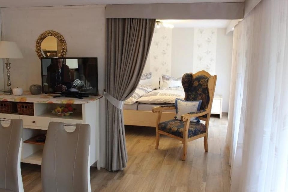 Living room, Bedroom