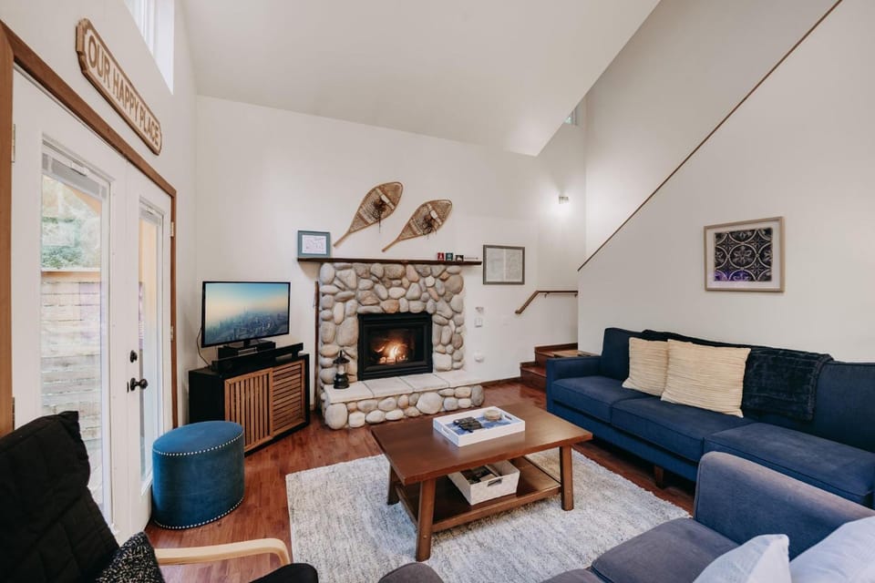 Living room, fireplace