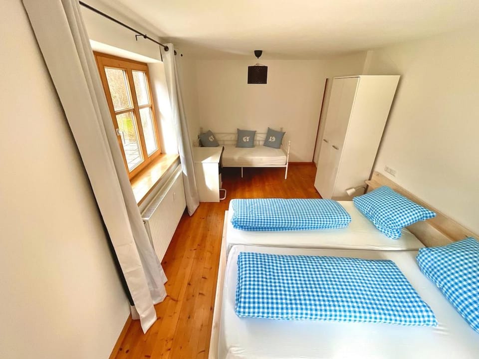 Bed, Photo of the whole room, Seating area, Bedroom, wardrobe