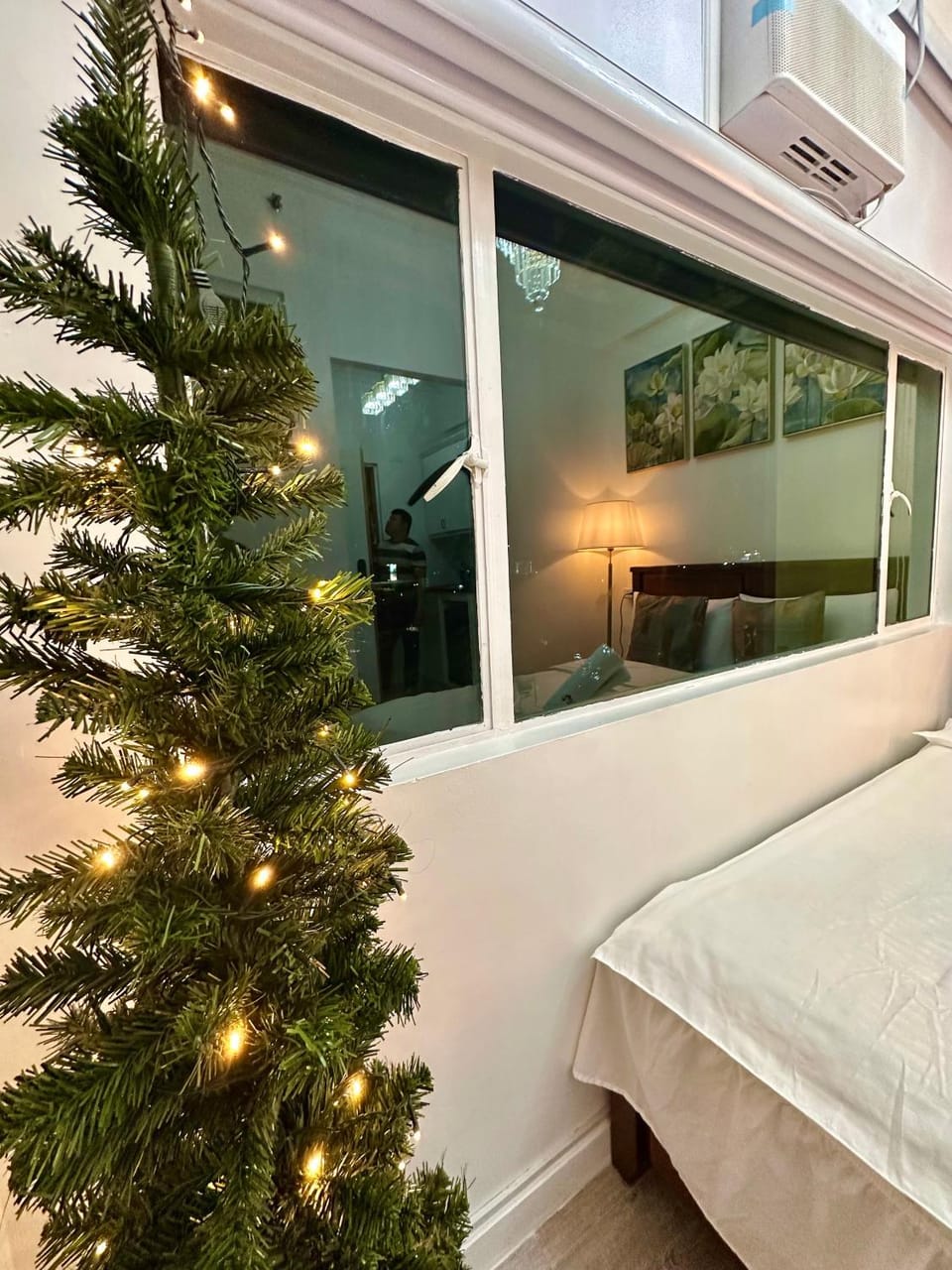 Studio Two Condominium, Alabang - GOLD FIBER WI-FI -NETFLIX READY Apartment hotel in Muntinlupa