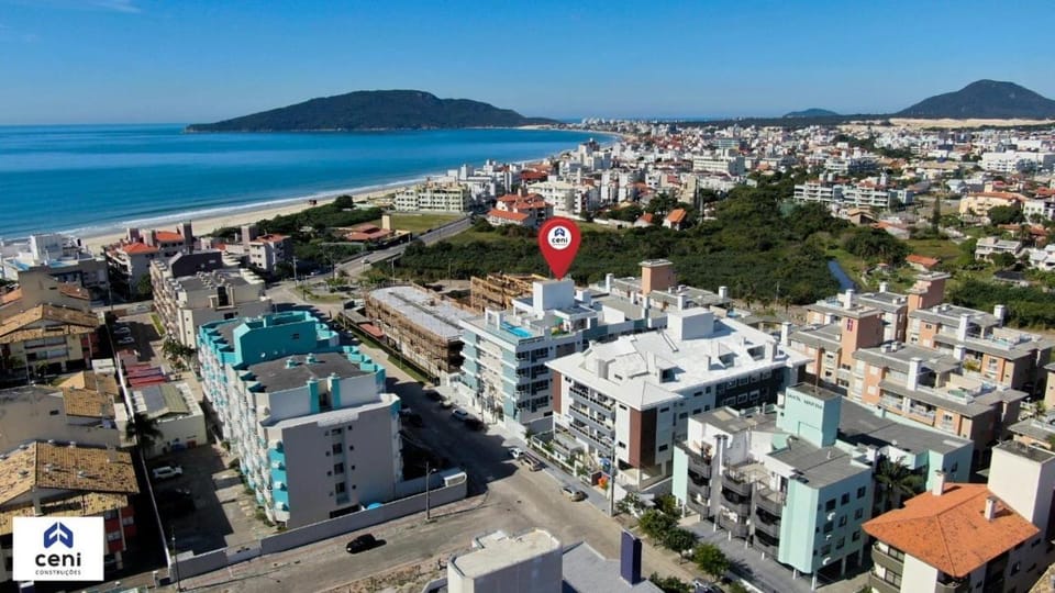Property building, Sea view, Location