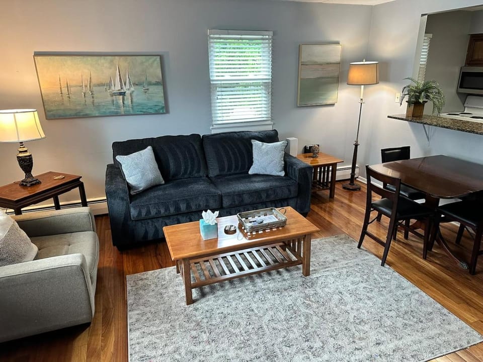 Comfy 2 BR Mid Term Apartment Apartment in Merion Station