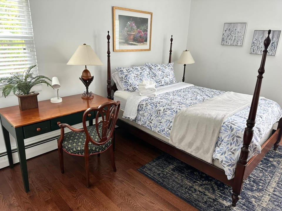 Comfy 2 BR Mid Term Apartment Apartment in Merion Station