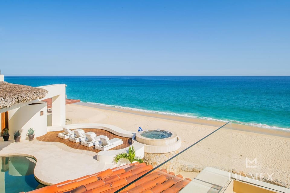 NEW LISTING! 4 Bd Beachfront Villa Fully Staffed Villa in Baja California Sur