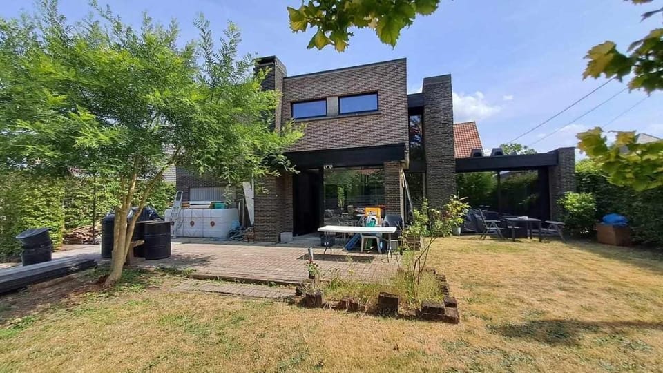 Property building, Garden view