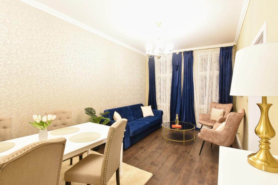 Living room, Photo of the whole room, Seating area