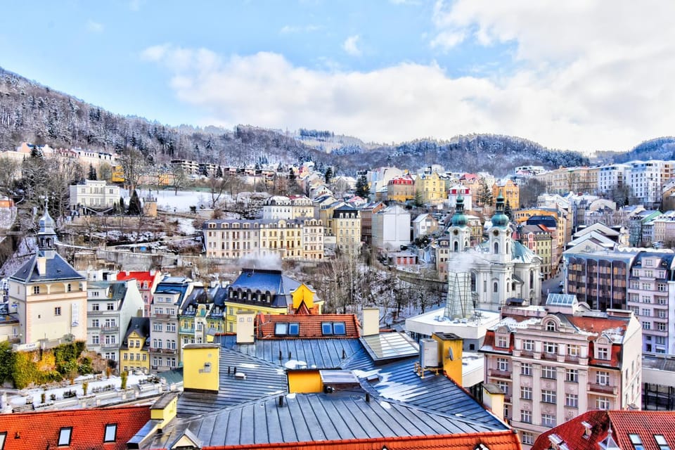 Nearby landmark, Day, Neighbourhood, City view, Location