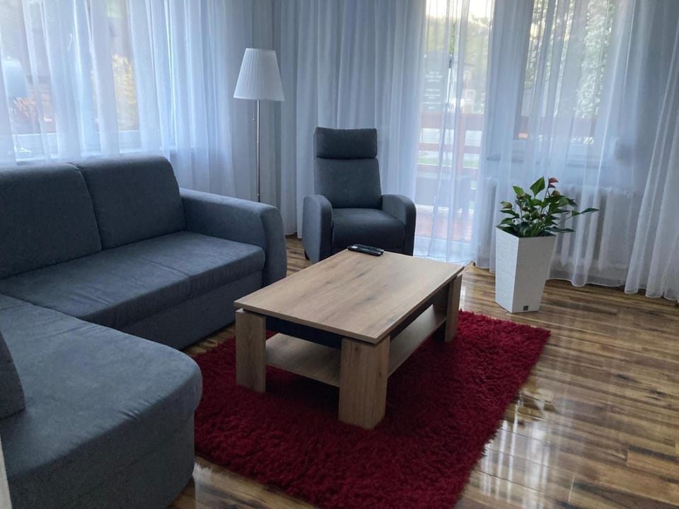 Apartament z tarasem przy Kolejce na Skrzyczne 100 metrów do Kolejki Myśliwska 98 Apartment in Poland