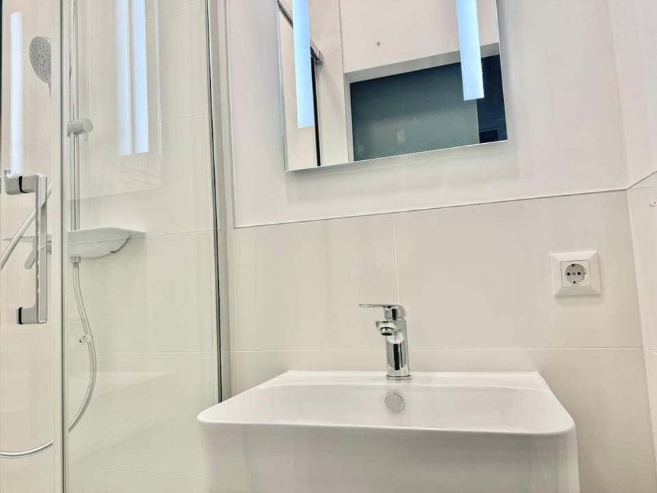 Stylish & Renovated Apartment with Free Parking Apartment in Vienna