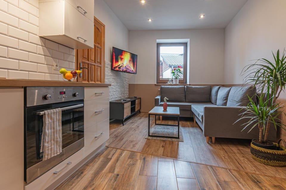 Kitchen or kitchenette, Living room