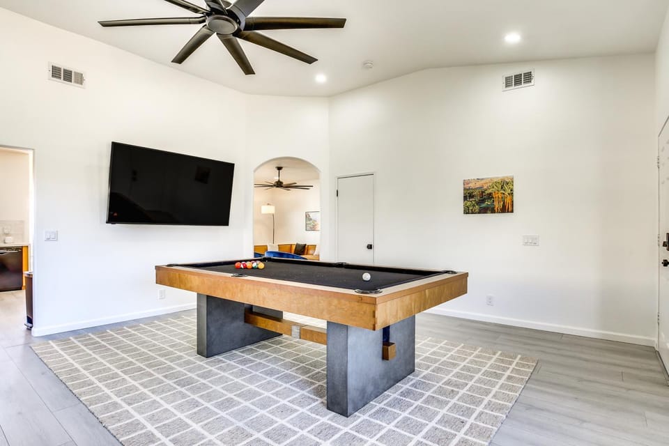 2 Mi to Coachella: Indio Oasis w/ Heated Pool House in La Quinta