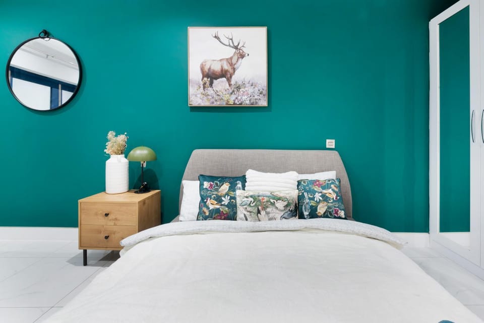 Bed, Photo of the whole room, Decorative detail, Bedroom