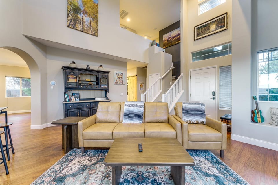 Mtn-View Haven w/ Hot Tub! 28 Mi to Mt Rose Ski House in Sparks