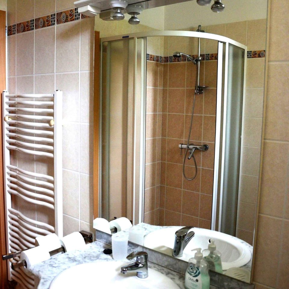 Shower, Bathroom