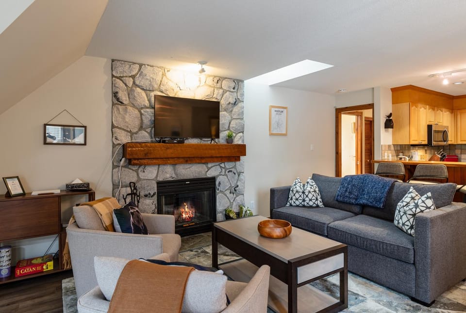 TV and multimedia, Living room, fireplace, internet