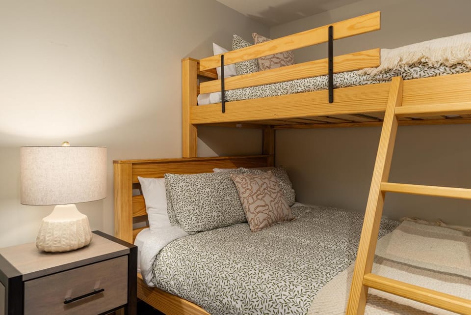 Bed, Bedroom, bunk bed