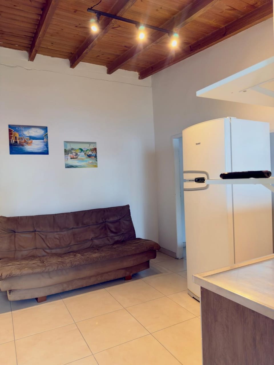 Kitchen or kitchenette, Seating area