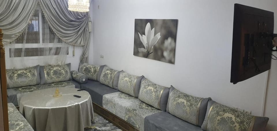 Living room, Photo of the whole room
