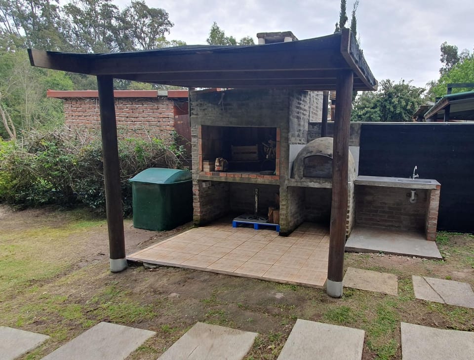 Hermosa casa con piscina en Bella Vista Piriápolis a 2 c de la playa House in Maldonado Department, Uruguay