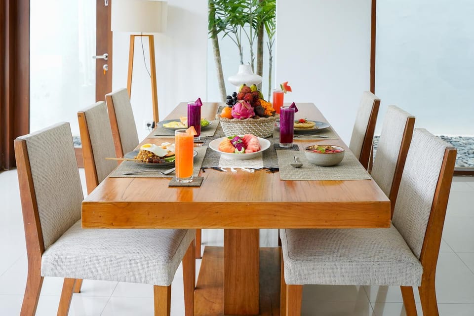 Dining area, Breakfast