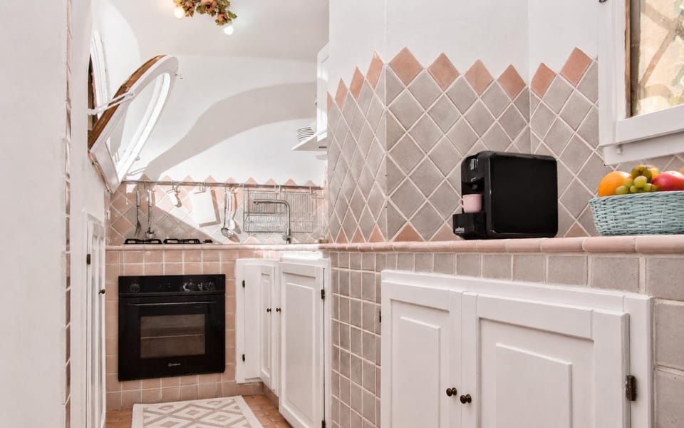 Kitchen or kitchenette, oven, stove