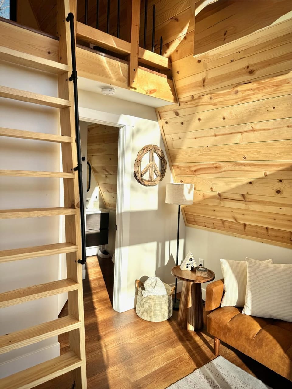 The Charlotte A-Frame cabin with mountain views Cabin in Ozark Mountains