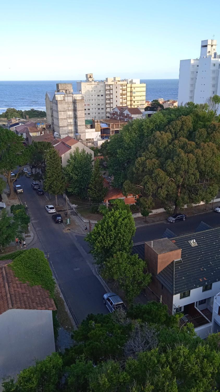 Sea view, Street view