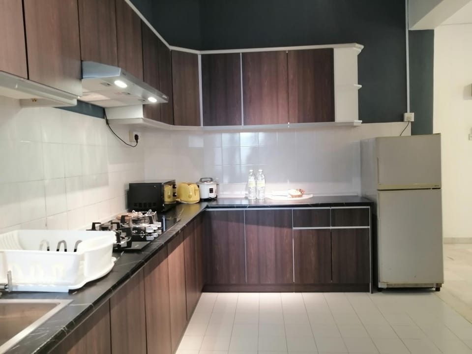City Tropical Home II Apartment in George Town