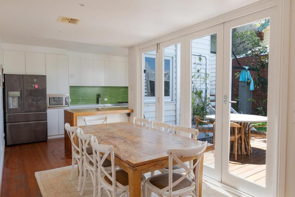 Kitchen or kitchenette, Dining area, dishwasher, oven, stove