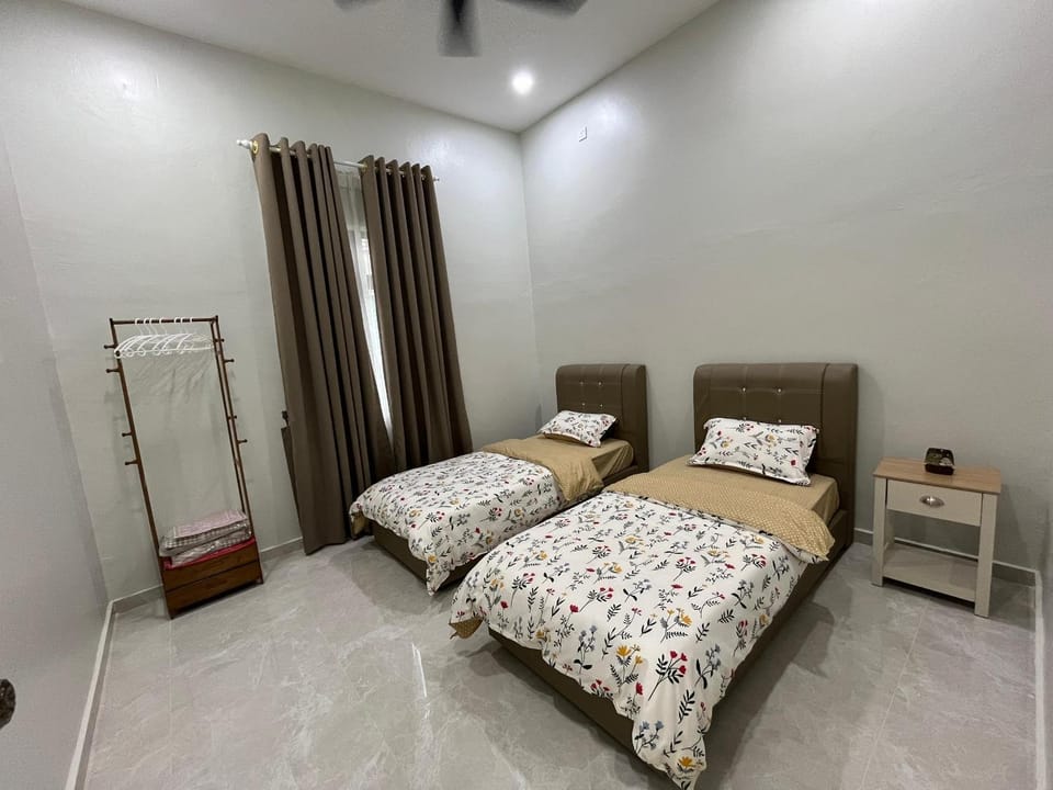 Homestay Tokmi Besut House in Besut