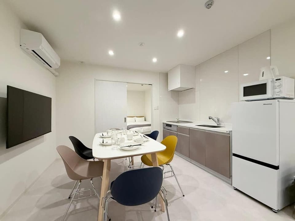 TV and multimedia, Kitchen or kitchenette, Dining area, air conditioner