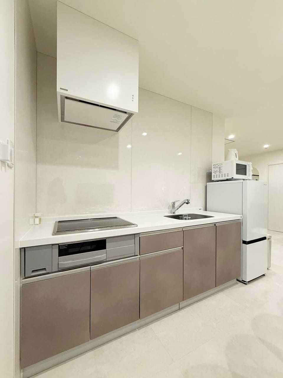 Kitchen or kitchenette, microwave, minibar, stove, kitchen