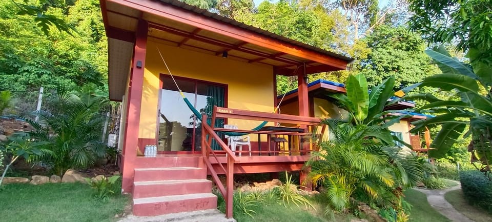 Alisa Bungalows Hotel in Ko Chang