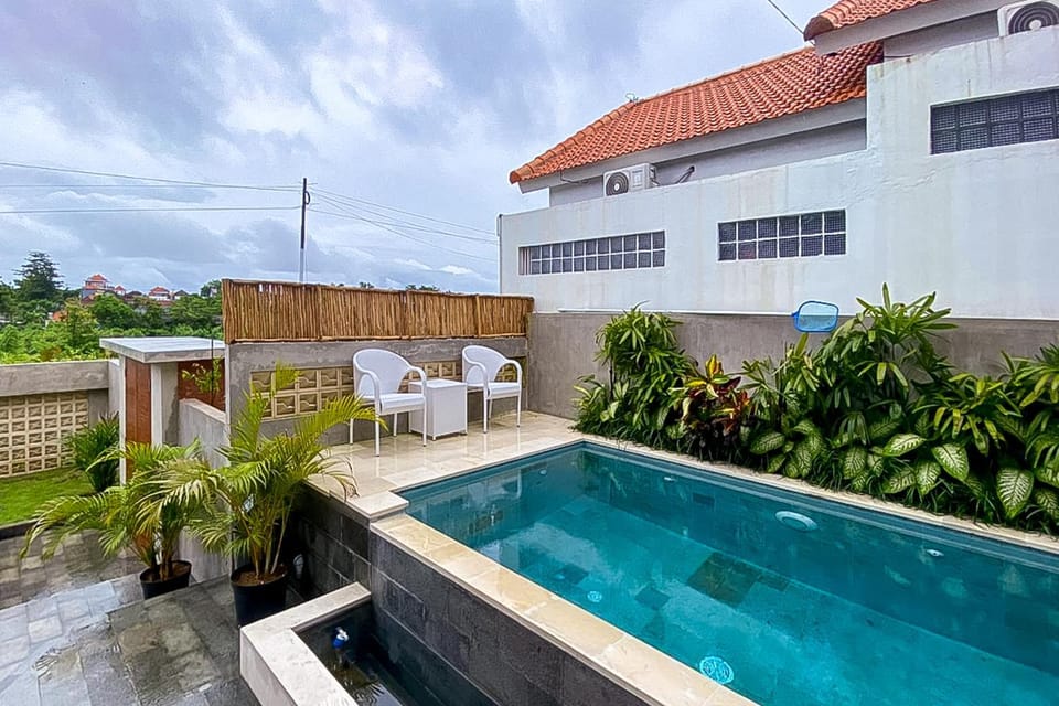 Property building, Swimming pool