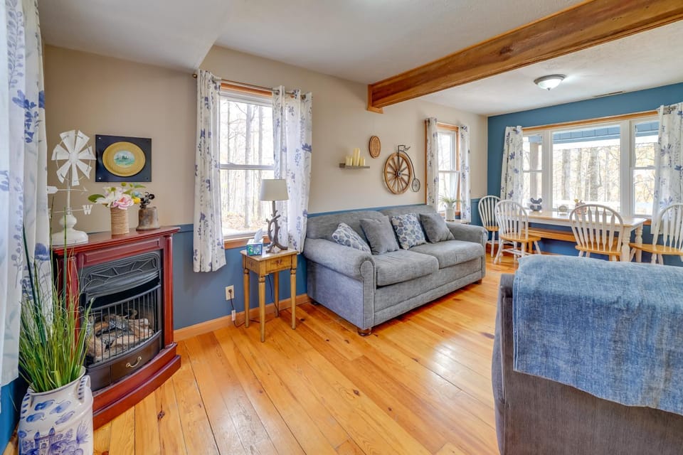 Shared Pond & Trails: Rosedale Cottage! House in Ohio