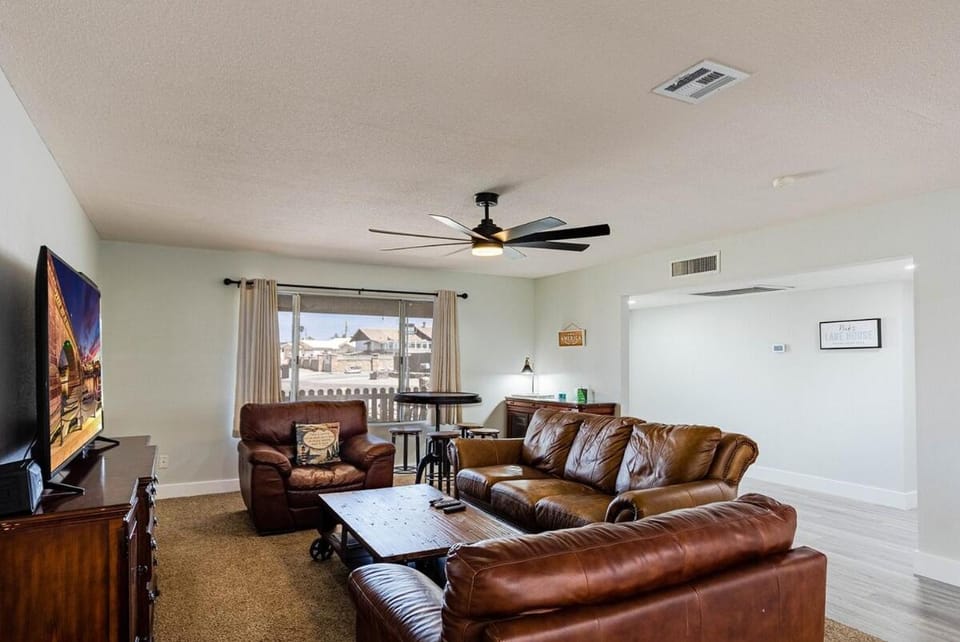 HavaLowKey Stay BBQ Comfort Clean Parking House in Lake Havasu City
