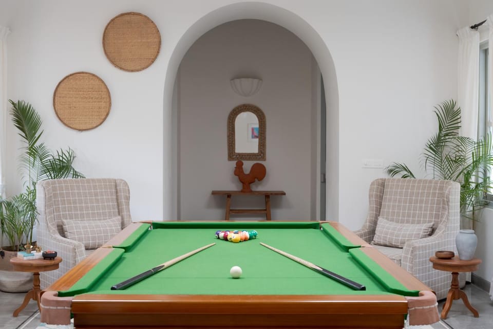 Billiard, Game Room