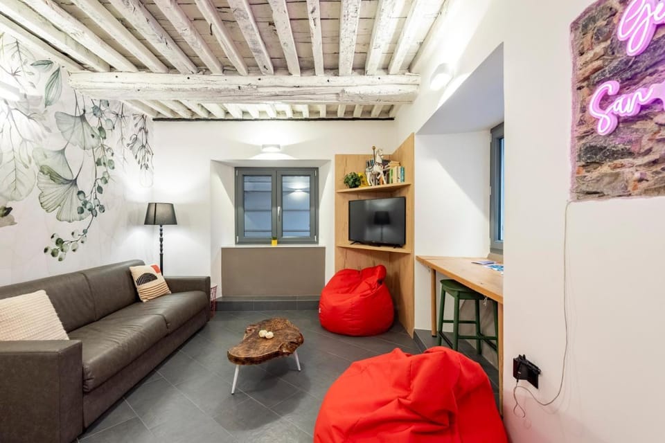 Communal lounge/ TV room, Lounge or bar