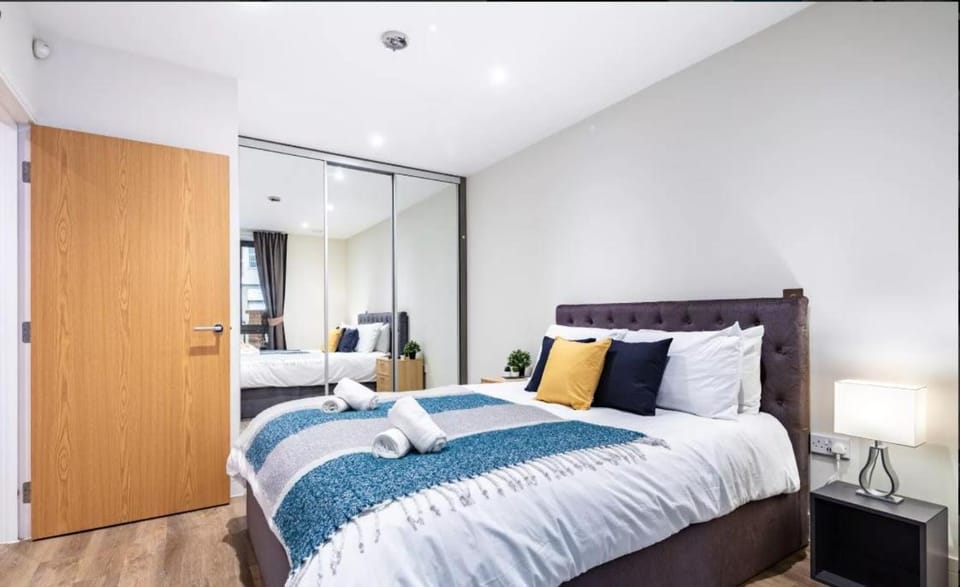 Central London Flat with Patio and Work Space Sleeps 4 Apartment in London Borough of Southwark